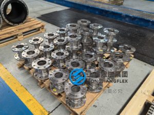 Custom stainless steel metal hoses for marine, industrial, and offshore applications, offering flexible, corrosion-resistant, and high-pressure connections.