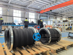 Heavy-duty rubber expansion joint for pulp and paper mill pipeline systems